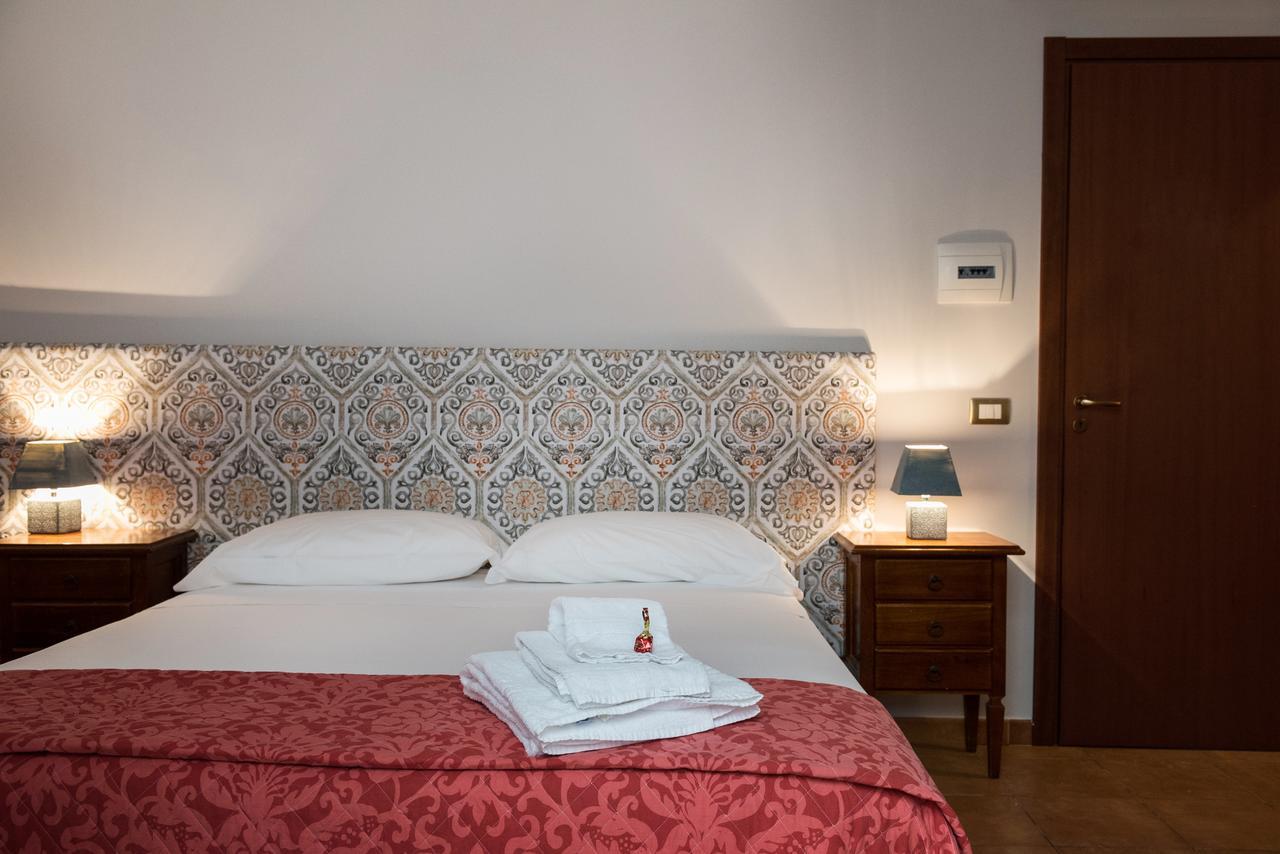 Cabrera House Bed & Breakfast Pozzallo Eksteriør bilde